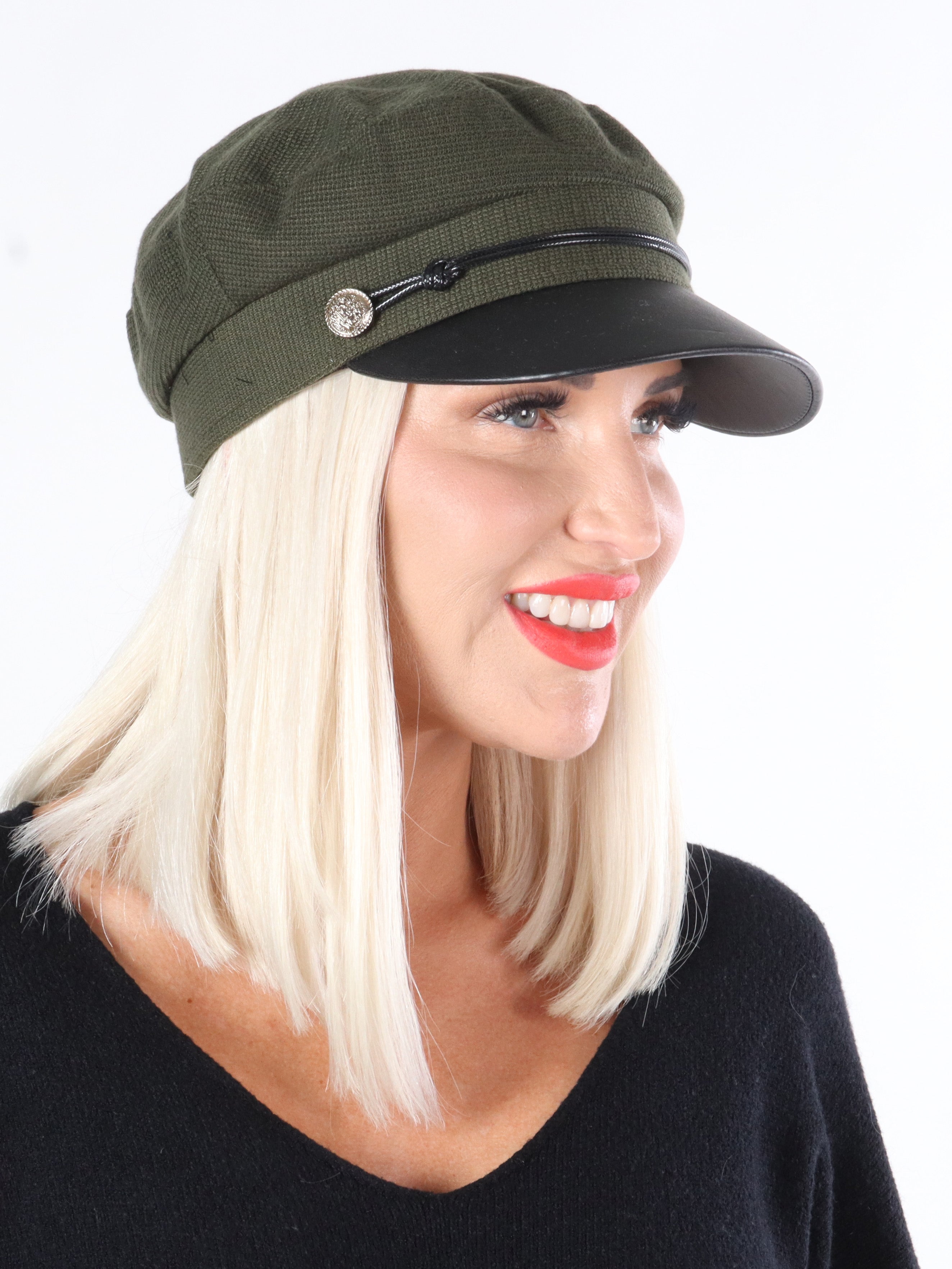 Stefania - Armégrön hatt med läderlook